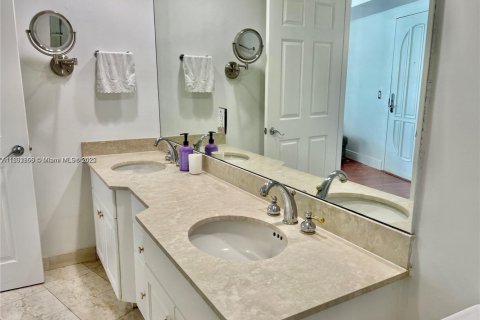 Condominio en venta en Aventura, Florida, 1 dormitorio, 74.32 m2 № 1689472 - foto 12