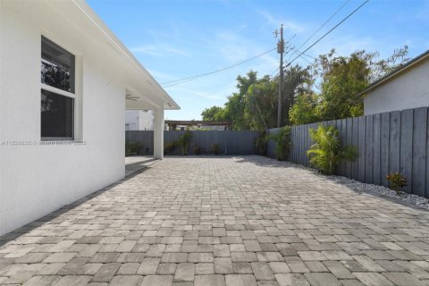 House in West Palm Beach, Florida 4 bedrooms, 149.57 sq.m. № 1797103 - photo 11