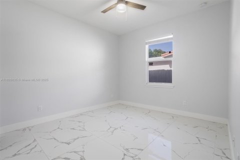 House in West Palm Beach, Florida 4 bedrooms, 149.57 sq.m. № 1797103 - photo 5