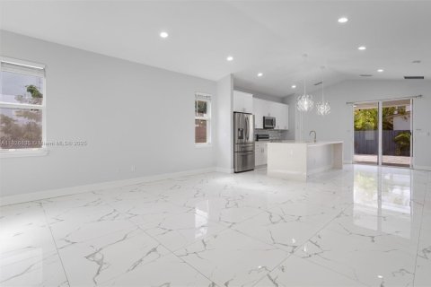 House in West Palm Beach, Florida 4 bedrooms, 149.57 sq.m. № 1797103 - photo 18
