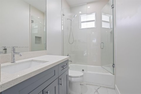 House in West Palm Beach, Florida 4 bedrooms, 149.57 sq.m. № 1797103 - photo 9