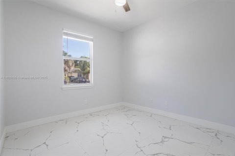 House in West Palm Beach, Florida 4 bedrooms, 149.57 sq.m. № 1797103 - photo 7