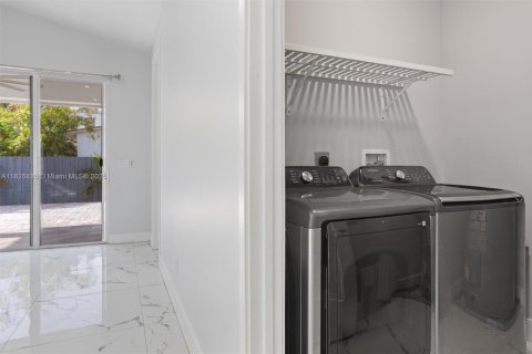 House in West Palm Beach, Florida 4 bedrooms, 149.57 sq.m. № 1797103 - photo 22