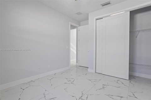 House in West Palm Beach, Florida 4 bedrooms, 149.57 sq.m. № 1797103 - photo 6