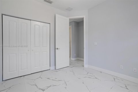 House in West Palm Beach, Florida 4 bedrooms, 149.57 sq.m. № 1797103 - photo 8