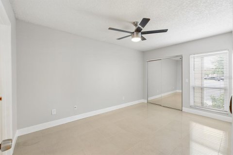 Condominio en alquiler en Orlando, Florida, 2 dormitorios, 102.1 m2 № 2321712 - foto 7