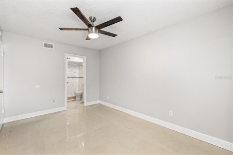 Condominio en alquiler en Orlando, Florida, 2 dormitorios, 102.1 m2 № 2321712 - foto 8