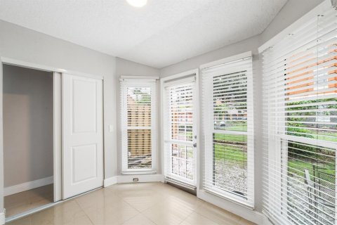 Condominio en alquiler en Orlando, Florida, 2 dormitorios, 102.1 m2 № 2321712 - foto 14