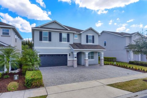 House in Kissimmee, Florida 8 bedrooms, 335.56 sq.m. № 1535570 - photo 2
