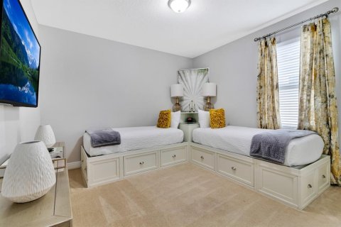House in Kissimmee, Florida 8 bedrooms, 335.56 sq.m. № 1535570 - photo 19