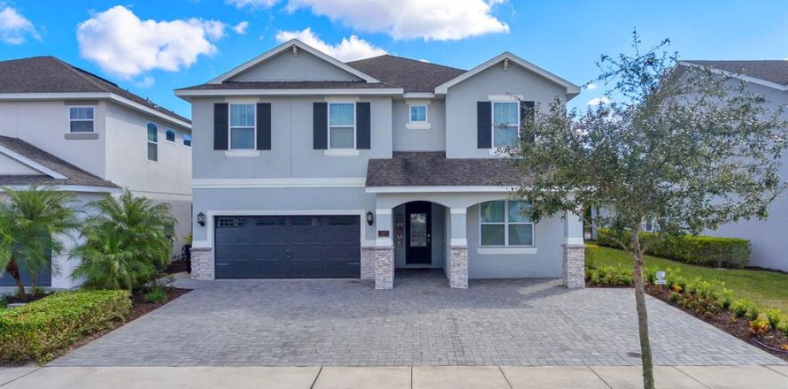 House in Kissimmee, Florida 8 bedrooms, 335.56 sq.m. № 1535570
