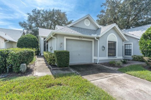 Copropriété à vendre à New Port Richey, Floride: 2 chambres, 137.68 m2 № 2411418 - photo 2