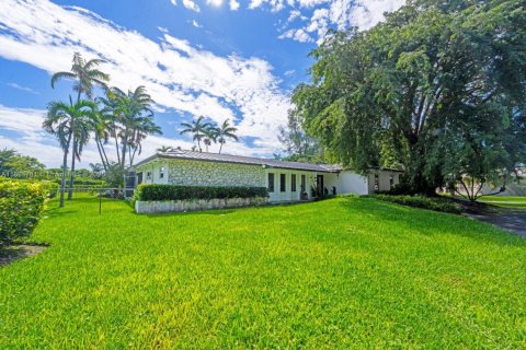 Casa en venta en Palmetto Bay, Florida, 5 dormitorios, 212.75 m2 № 1950157 - foto 1