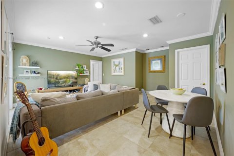 Casa en venta en Palmetto Bay, Florida, 5 dormitorios, 212.75 m2 № 1950157 - foto 15