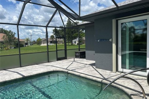 House in Punta Gorda, Florida 3 bedrooms, 208.66 sq.m. № 1798396 - photo 4