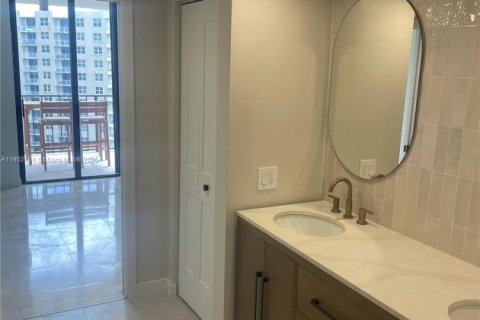 Снять в аренду кондоминиум в Майами, Флорида 1 спальня, 76.18м2, № 1954162 - фото 12