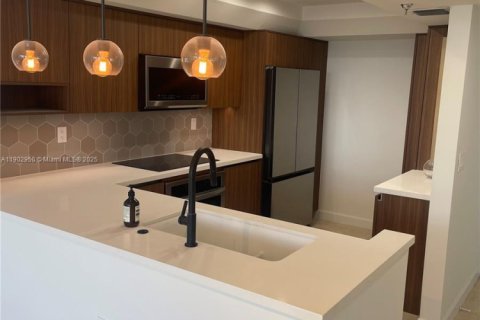 Снять в аренду кондоминиум в Майами, Флорида 1 спальня, 76.18м2, № 1954162 - фото 10