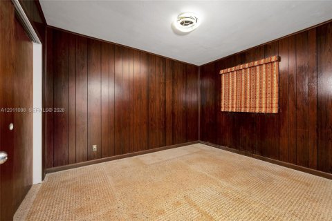House in Miami, Florida 3 bedrooms, 155.05 sq.m. № 2076316 - photo 18