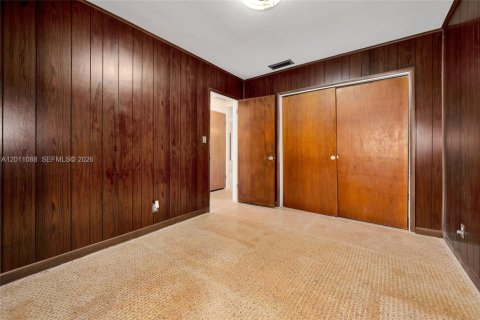 House in Miami, Florida 3 bedrooms, 155.05 sq.m. № 2076316 - photo 19