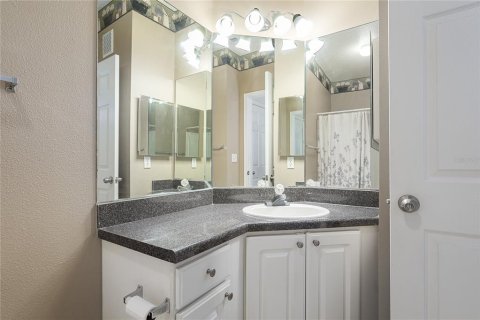 Condo in Bradenton, Florida, 2 bedrooms  № 1848221 - photo 16