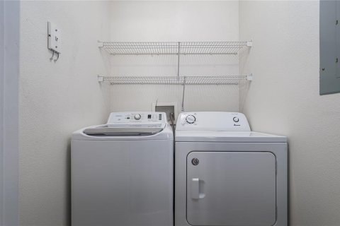 Condo in Bradenton, Florida, 2 bedrooms  № 1848221 - photo 9