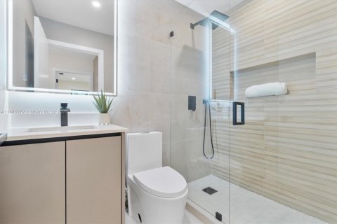 House in Miami, Florida 4 bedrooms, 167.69 sq.m. № 1946644 - photo 30