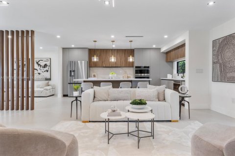 House in Miami, Florida 4 bedrooms, 167.69 sq.m. № 1946644 - photo 6