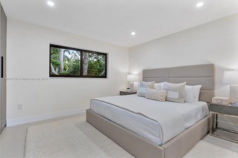 House in Miami, Florida 4 bedrooms, 167.69 sq.m. № 1946644 - photo 22