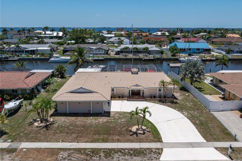 Casa en venta en Port Charlotte, Florida, 4 dormitorios, 219.34 m2 № 1741159 - foto 14