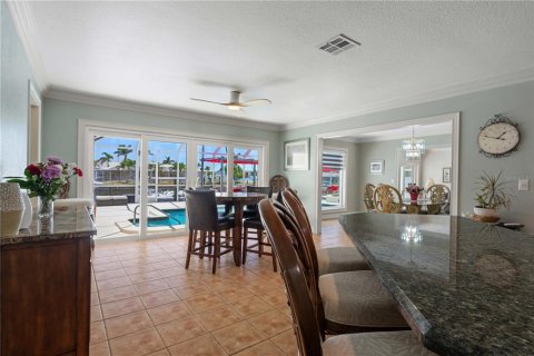 Casa en venta en Port Charlotte, Florida, 4 dormitorios, 219.34 m2 № 1741159 - foto 28