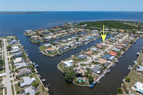 Casa en venta en Port Charlotte, Florida, 4 dormitorios, 219.34 m2 № 1741159 - foto 4