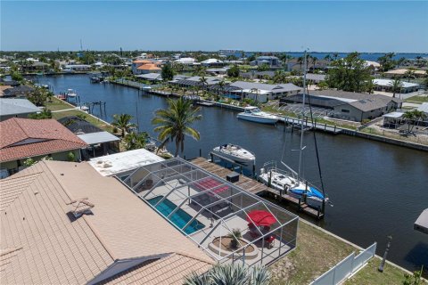 Casa en venta en Port Charlotte, Florida, 4 dormitorios, 219.34 m2 № 1741159 - foto 12