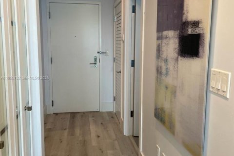 Condominio en alquiler en North Bay Village, Florida, 2 dormitorios, 76.92 m2 № 2010749 - foto 10