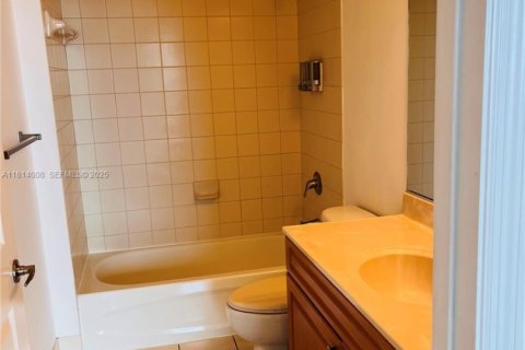 Снять в аренду квартиру в Майами, Флорида 2 спальни, 86.86м2, № 2034519 - фото 8