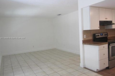 Propiedad comercial en venta en Pompano Beach, Florida, 270.44 m2 № 1730876 - foto 17