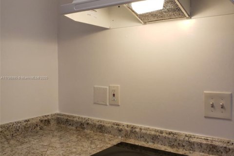 Propiedad comercial en venta en Pompano Beach, Florida, 270.44 m2 № 1730876 - foto 29