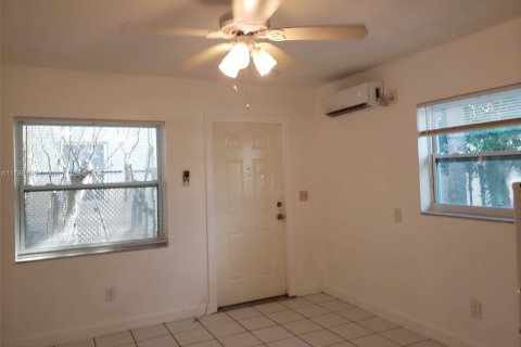 Propiedad comercial en venta en Pompano Beach, Florida, 270.44 m2 № 1730876 - foto 27