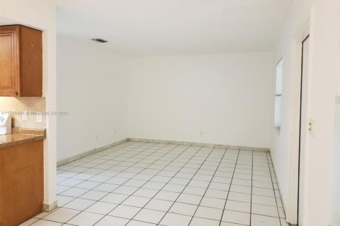 Propiedad comercial en venta en Pompano Beach, Florida, 270.44 m2 № 1730876 - foto 20