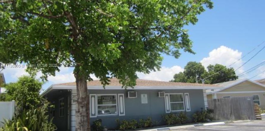 Propiedad comercial en Pompano Beach, Florida 270.44 m2 № 1730876