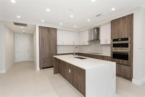 Copropriété à vendre à Saint Petersburg, Floride: 2 chambres, 179.77 m2 № 2391683 - photo 12