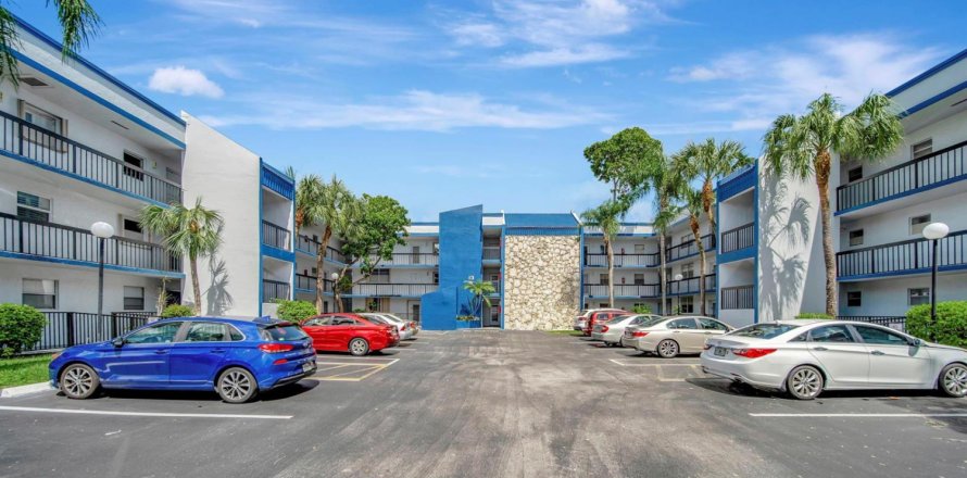 Condominio en Margate, Florida, 2 dormitorios № 2182115