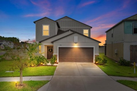 House in Land O' Lakes, Florida 5 bedrooms, 221.94 sq.m. № 2285076
