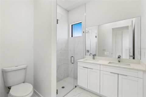 House in Cape Coral, Florida 4 bedrooms, 176.89 sq.m. № 1778535 - photo 14