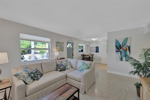 House in Sarasota, Florida 3 bedrooms, 104.61 sq.m. № 2239698 - photo 29
