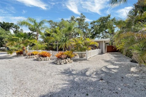House in Sarasota, Florida 3 bedrooms, 104.61 sq.m. № 2239698 - photo 3