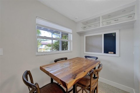 House in Sarasota, Florida 3 bedrooms, 104.61 sq.m. № 2239698 - photo 21