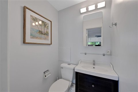 House in Sarasota, Florida 3 bedrooms, 104.61 sq.m. № 2239698 - photo 16