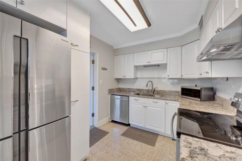 House in Sarasota, Florida 3 bedrooms, 104.61 sq.m. № 2239698 - photo 19