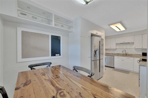 House in Sarasota, Florida 3 bedrooms, 104.61 sq.m. № 2239698 - photo 20
