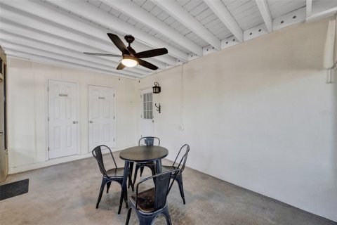 House in Sarasota, Florida 3 bedrooms, 104.61 sq.m. № 2239698 - photo 14